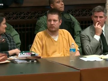 BREAKING NEWS: Former Chicago officer sentenced to 81 months