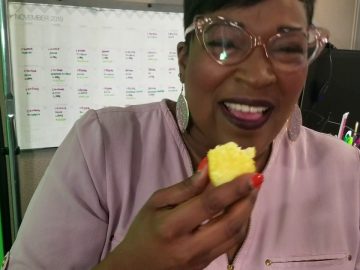 #ICYMI: Sign1News anchor Candace Jones eats Twinkies for first time!
