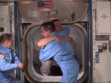 ICYMI: SpaceX Crew Dragon docks, boards ISS (6.1.20)